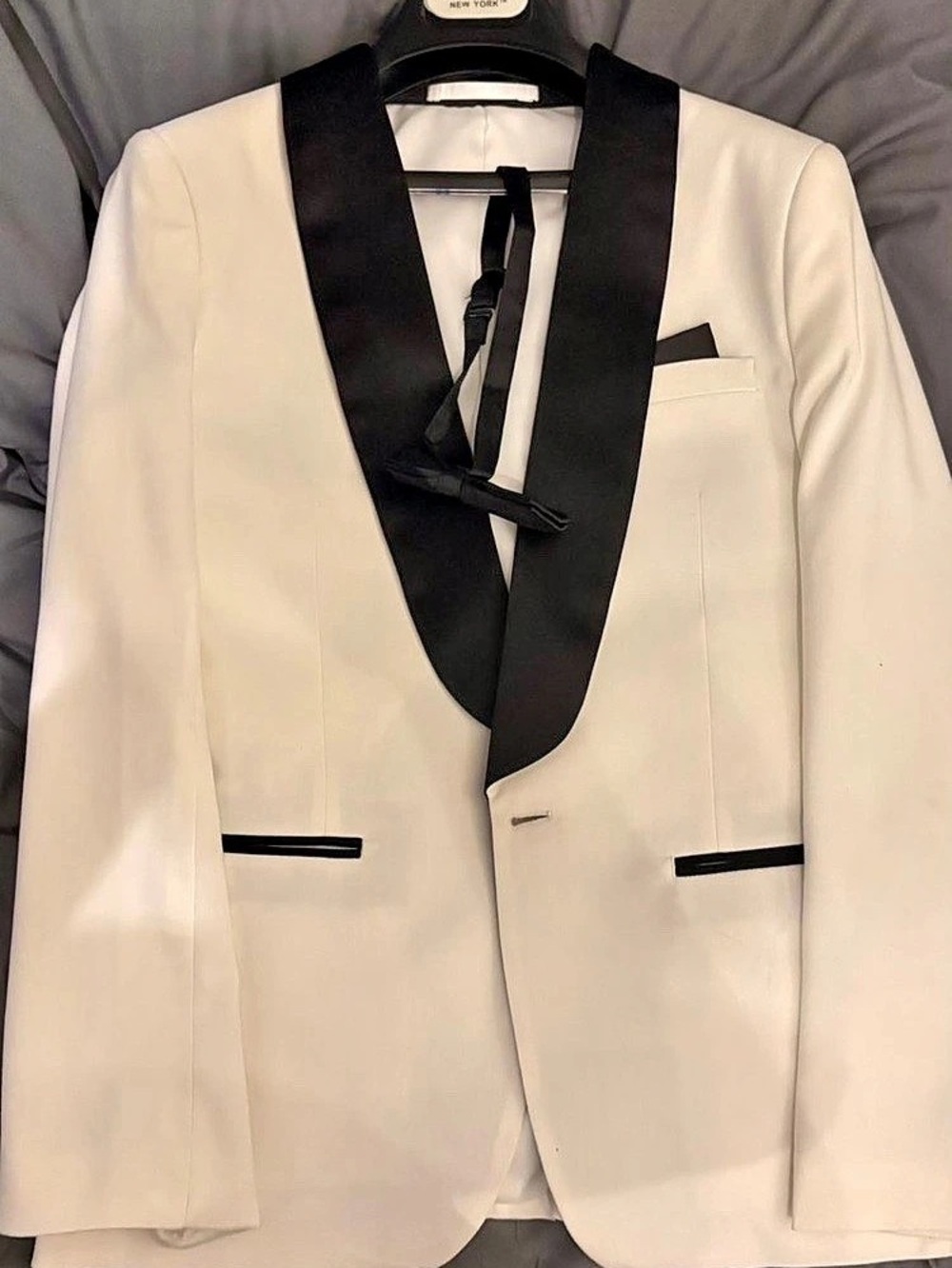 Isaac Mizrahi Tuxedo in White & Black 
Size 14 Boys Like New